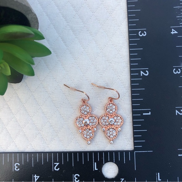 Beautiful vintage vibe flowery earrings ✨ - Picture 5 of 9